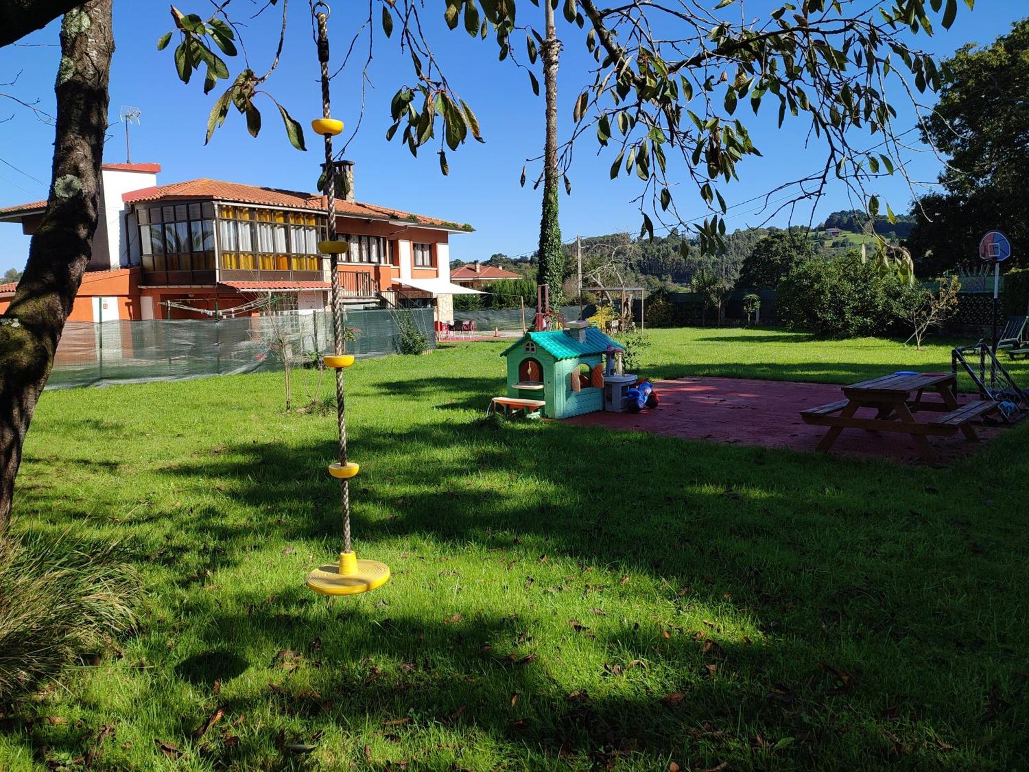 Family House Gijon Villa Luaran gambar
